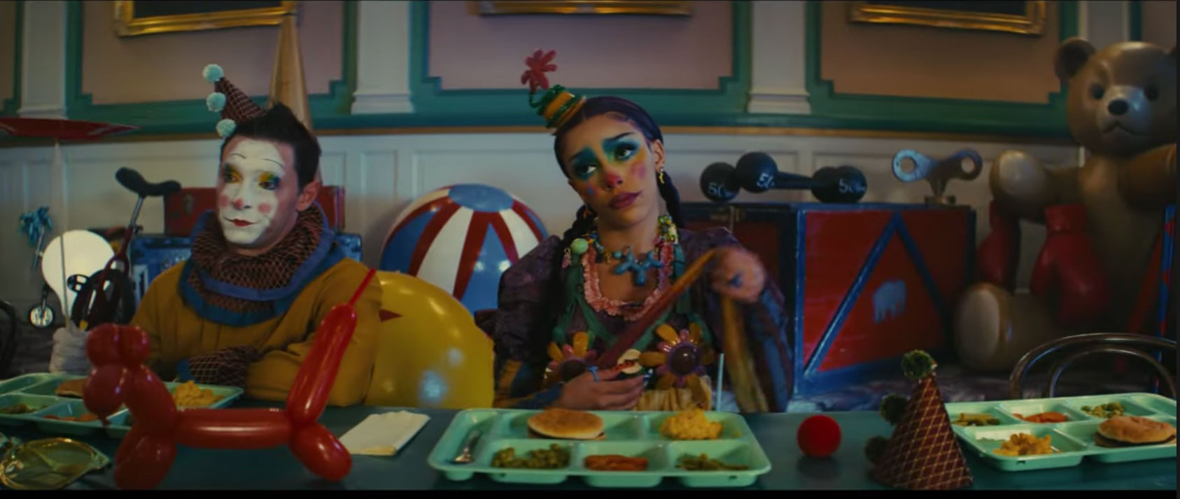 Doja Cat Covers Hole's Celebrity Skin in New Taco Bell Super Bowl  Commercial