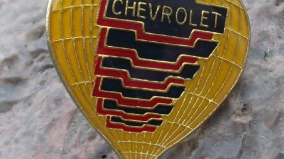 Chevrolet hot air balloon pin